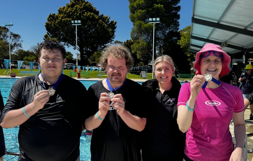 Proud-winners-of-the-walking-competition-with-sponsor-Thali-from-Anytime-Fitness