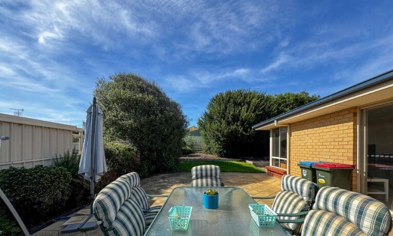 Goolwa SIL outdoor sitting area