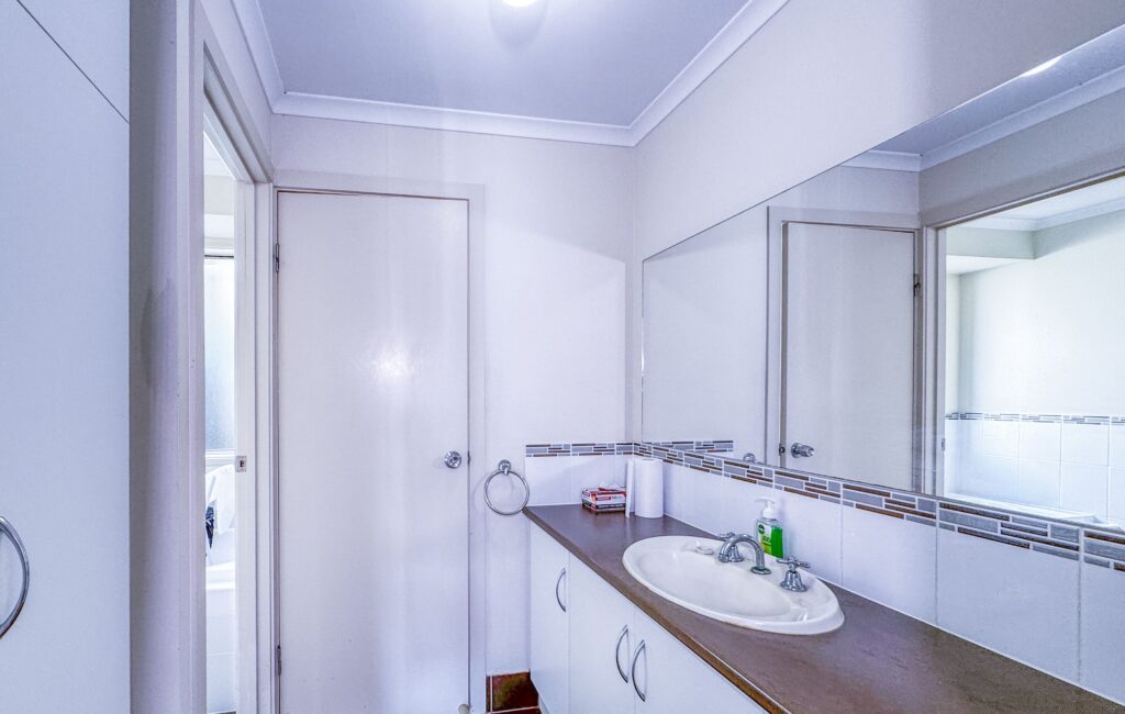 Goolwa SIL washroom