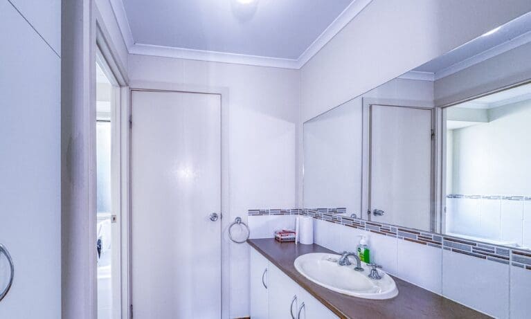Goolwa SIL washroom